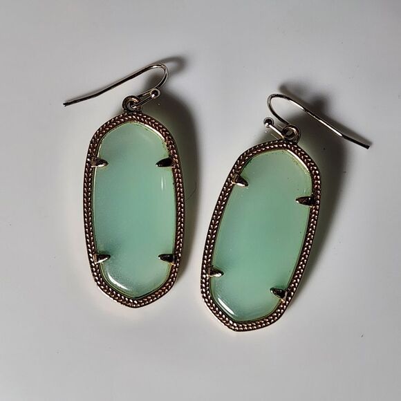 Kendra Scott Elle Earrings in Chalcedony 14K Gold Plated - Picture 6 of 8